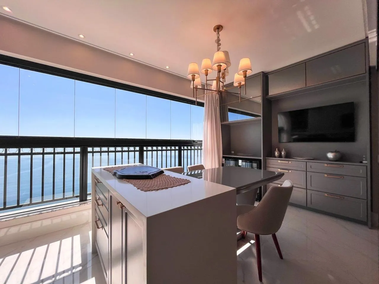 Imagem Apartamento com vista para o mar à venda com 186m2 por R$ 6.500.000,00
