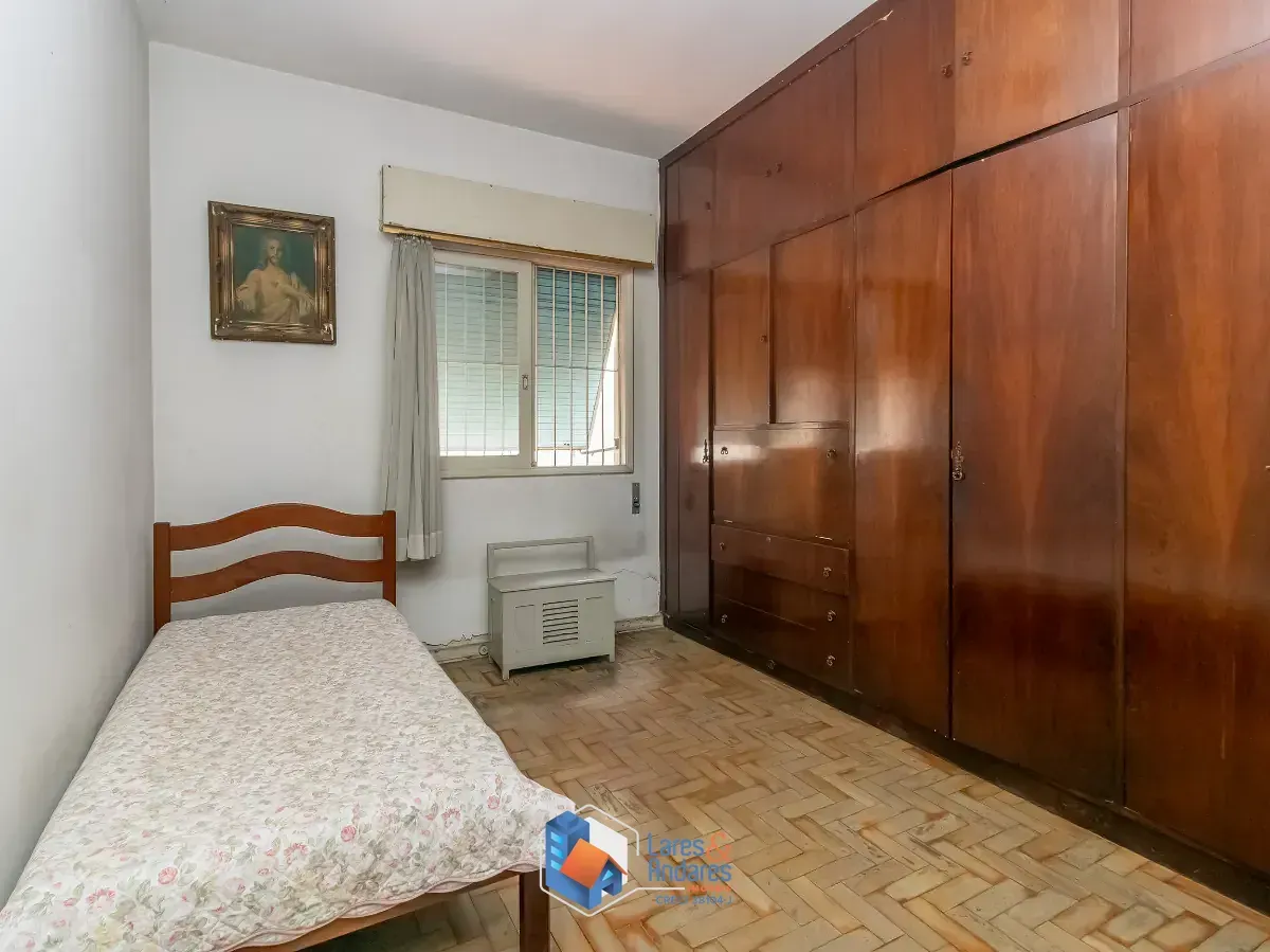 Imagem Casa para venda em Lapa com 6 quartos, sendo 2 suítes, 132m²