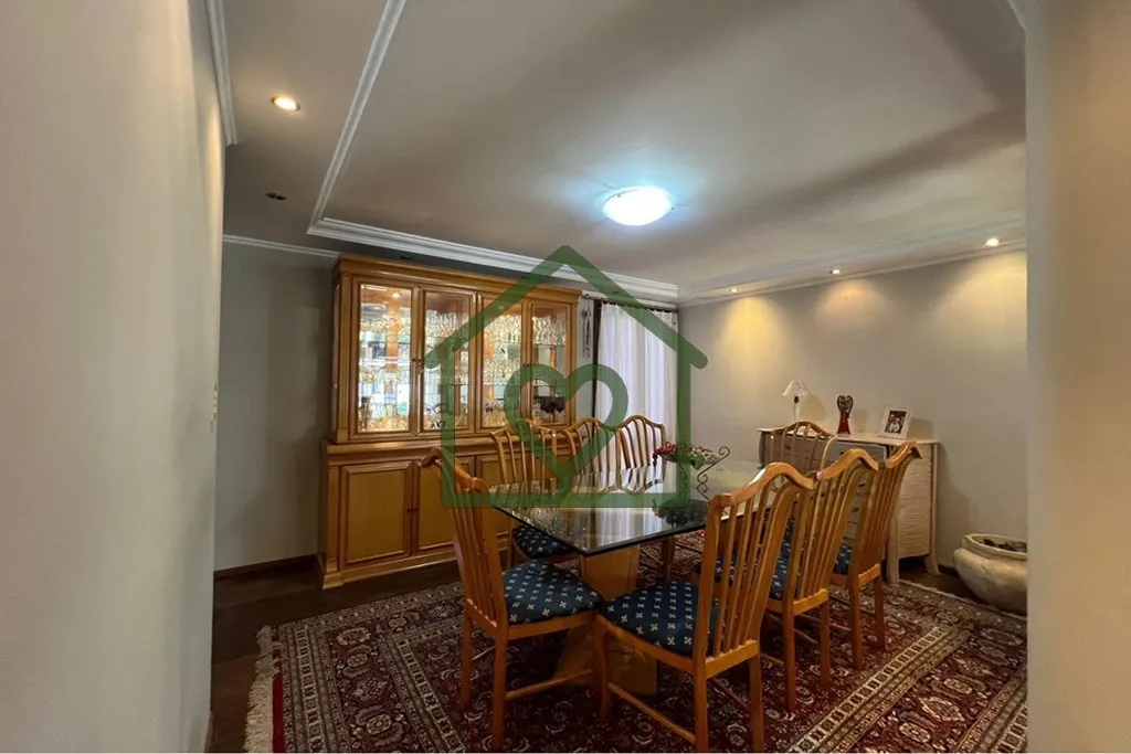 Imagem Descubra o seu novo lar em Porto Alegre, no cobiçado bairro Santana. Esta encantadora casa encontra...