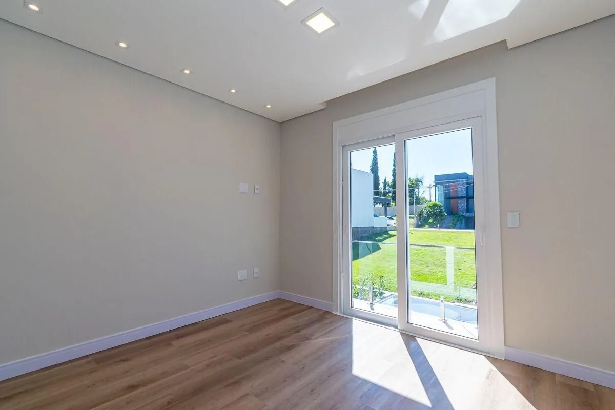 Imagem Casa de Condomínio com 3 suítes para comprar no Centro de Gravataí