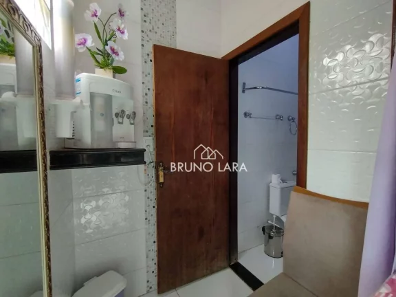 Imagem Casa à venda no centro - Igarapé/MG.