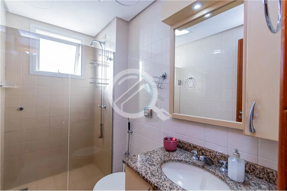 Imagem Descubra Seu Refúgio Urbano Perfeito! Imagine viver em uma cobertura que combina conforto, espaço ...