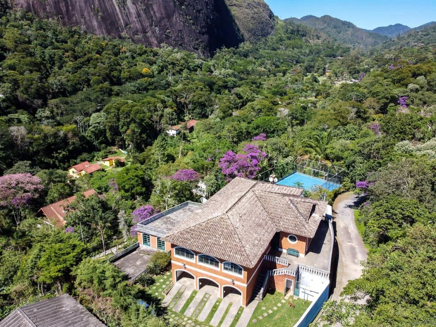 Imagem Casa para Venda em Petrópolis / RJ no bairro Fazenda Inglesa