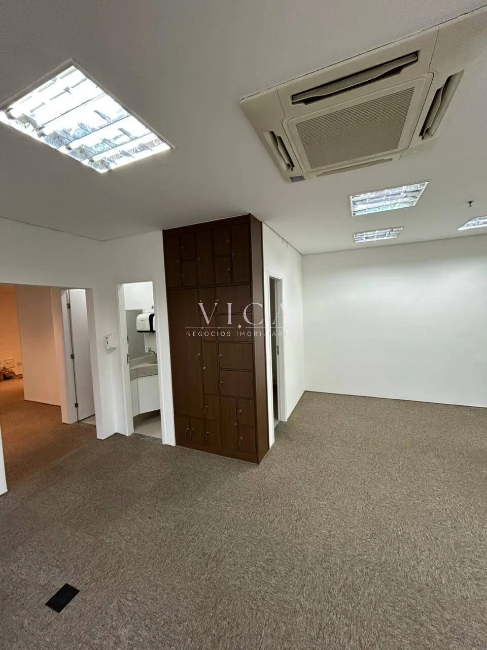 Imagem Sala para alugar 170m² 3 vagas por R$ 6.450,00 -Alphaville Barueri/SP