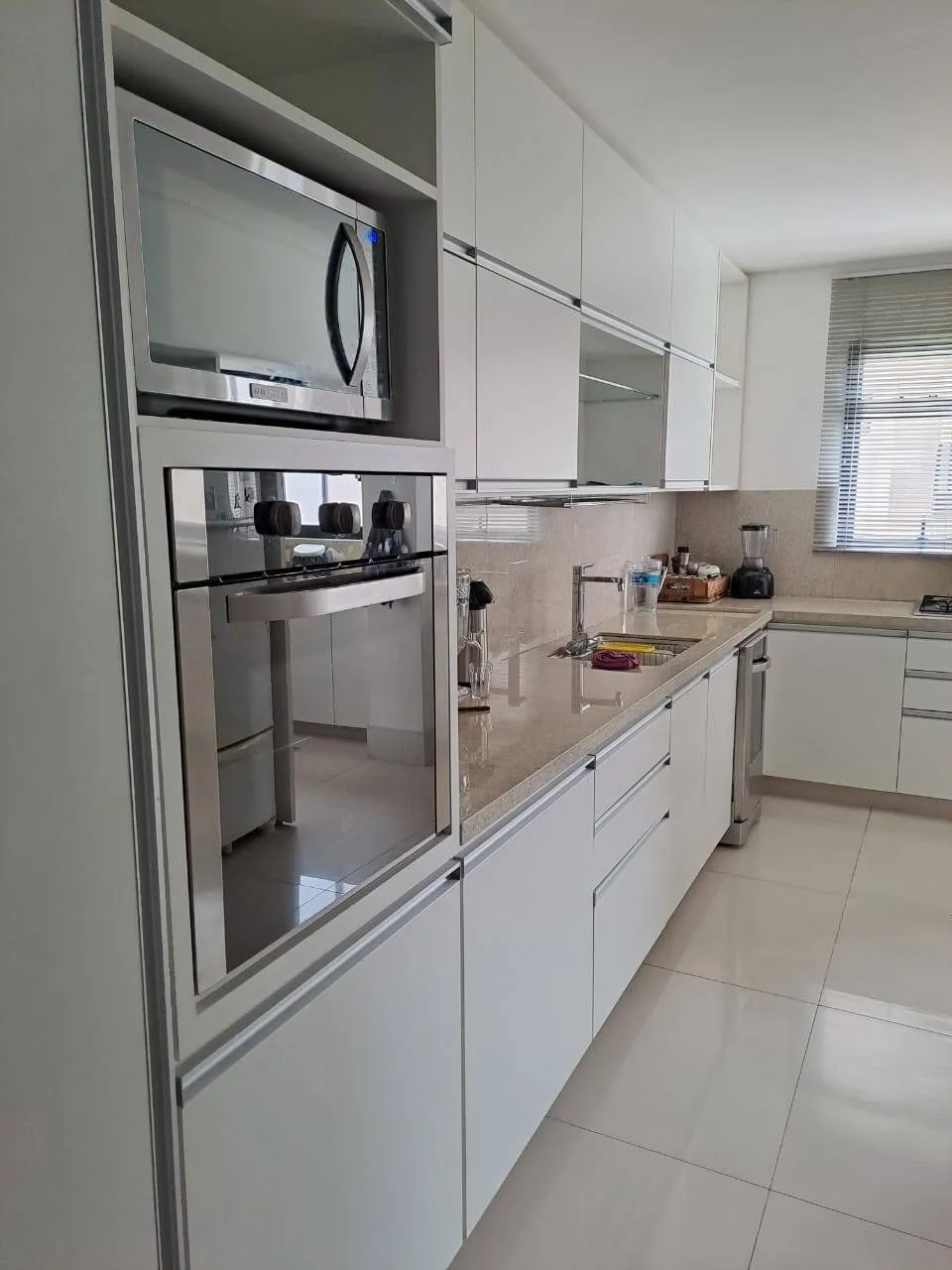 Imagem Apartamento Mobiliado de 160m² com 2 Suítes, Escritório e 3 Vagas Cobertas na Alameda Cauaxi