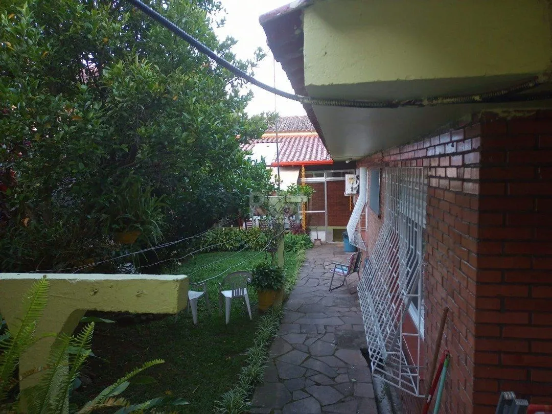Imagem Casa para Venda - 220m², 3 dormitórios, sendo 1 suites, 1 vaga - Camaquã