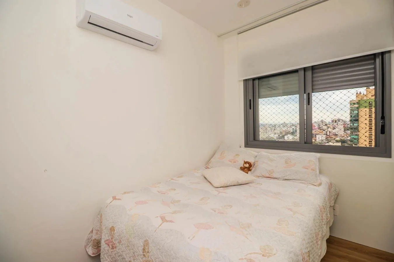 Imagem Apartamento para Venda - 98m², 3 dormitórios, sendo 1 suites, 2 vagas - Petrópolis