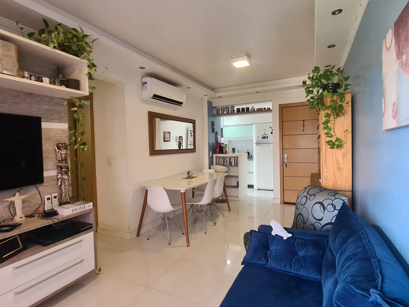 Imagem Vende-se apartamento com 3 quartos (1 suíte), 71 m² privativos e 2 vagas - Partenon