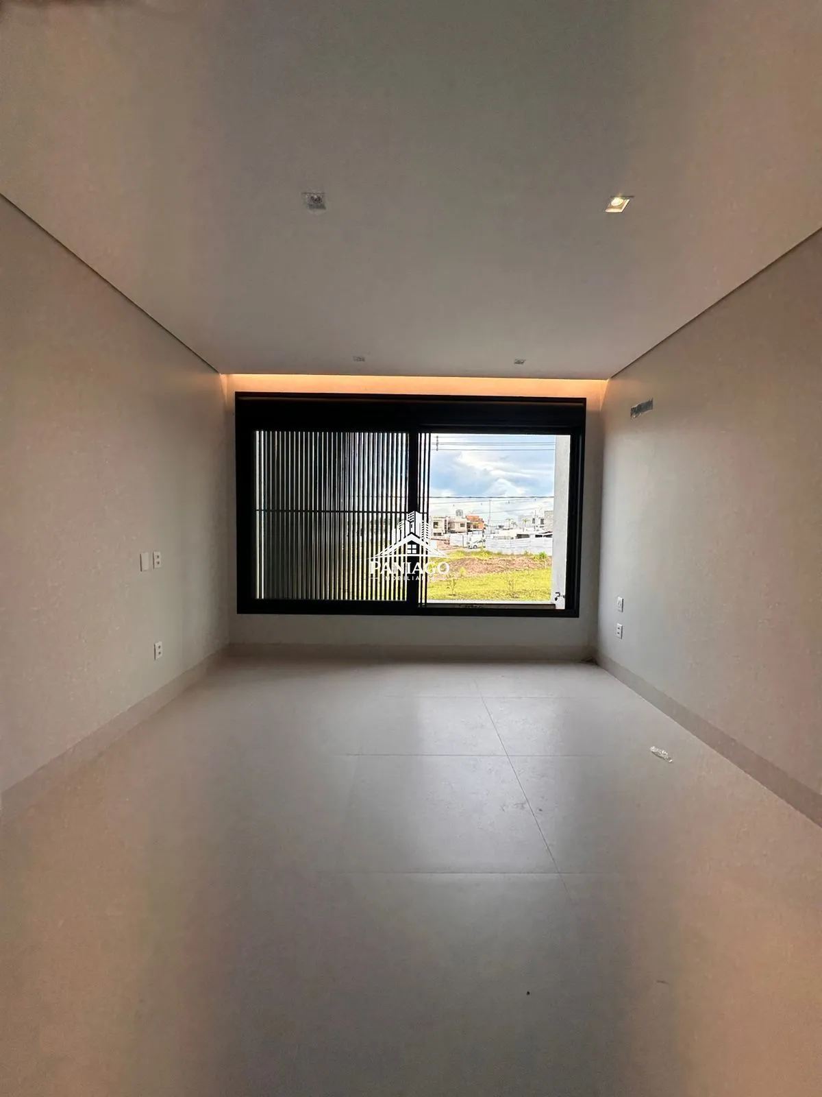 Imagem Casa à Venda no Ginco Florais Pérola | 213m² | 3 Suítes | Piscina Com Hidromassa