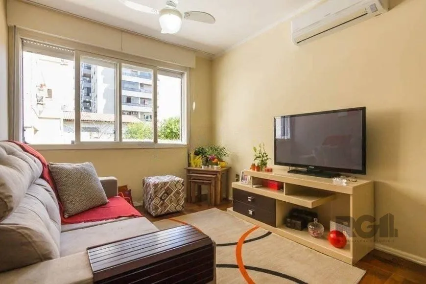 Imagem Apartamento 86m² - 3 dormitórios, 2 banheiros, 1 vaga no bairro Petrópolis