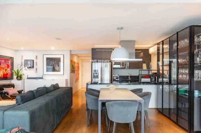Imagem Apartamento à venda na Vila Nova Conceição, com 2 Quartos sendo 1 Suíte, 2 Salas, 3 Vagas e 160m² de Área