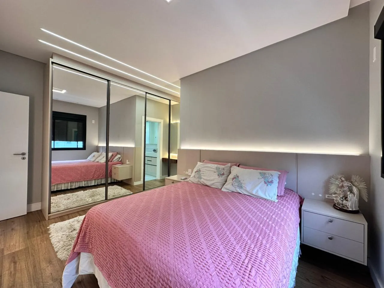 Imagem Apartamento à venda com 165m2 por R$ 2.800.000,00