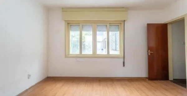 Imagem Apartamento no Petrópolis de 3 dormitórios e 2 vagas DESOCUPADO