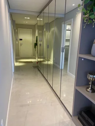 Imagem Apartamento com 4 dormitórios à venda em prédio Frente Mar no centro de Balneári