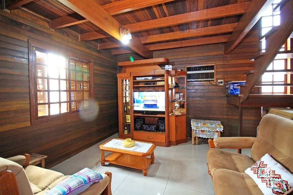 Imagem Casa para Venda - 235m², 3 dormitórios, sendo 1 suites, 3 vagas - Sarandi