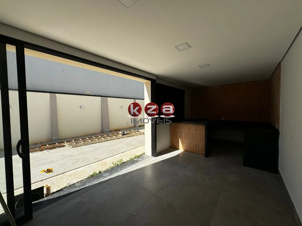 Imagem Casa de luxo para venda e locação em condomínio exclusivo de Valinhos-SP: 4 suítes, 3 salas, 6 banheiros, 4 vagas de garagem, 483m².