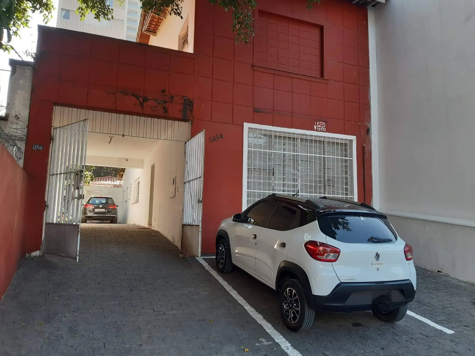 Foto do imóvel Sobrado Comercial Pinheiros - 250M², 6 Salas, 8 Vagas, Varanda.