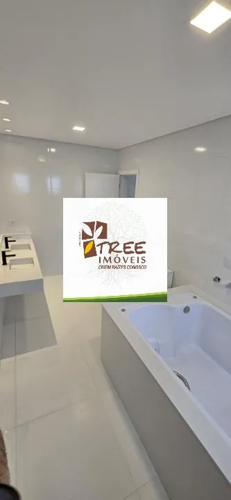 Imagem VENDA DE SOBRADO NOVO NO CONDOMÍNIO REAL PARK, EM ARUJÁ/SP, 300m² com 4 suítes amplas, suíte máster com hidro, área gourmet e piscina. CONSULTE-NOS.