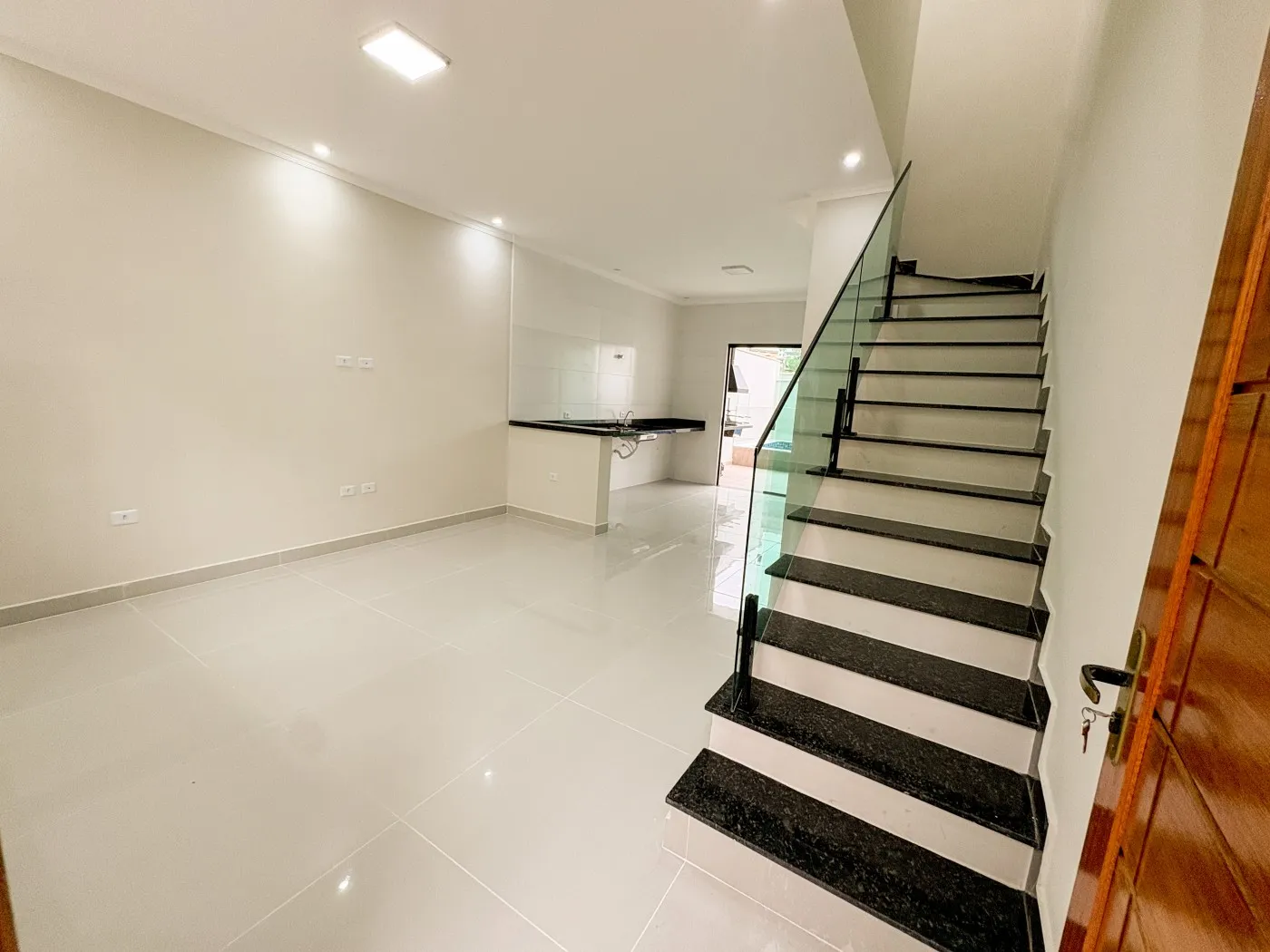 Imagem Casa para Venda em Itanhaém, Bopiranga, 2 dormitórios, 2 suítes, 1 banheiro, 1 vaga
