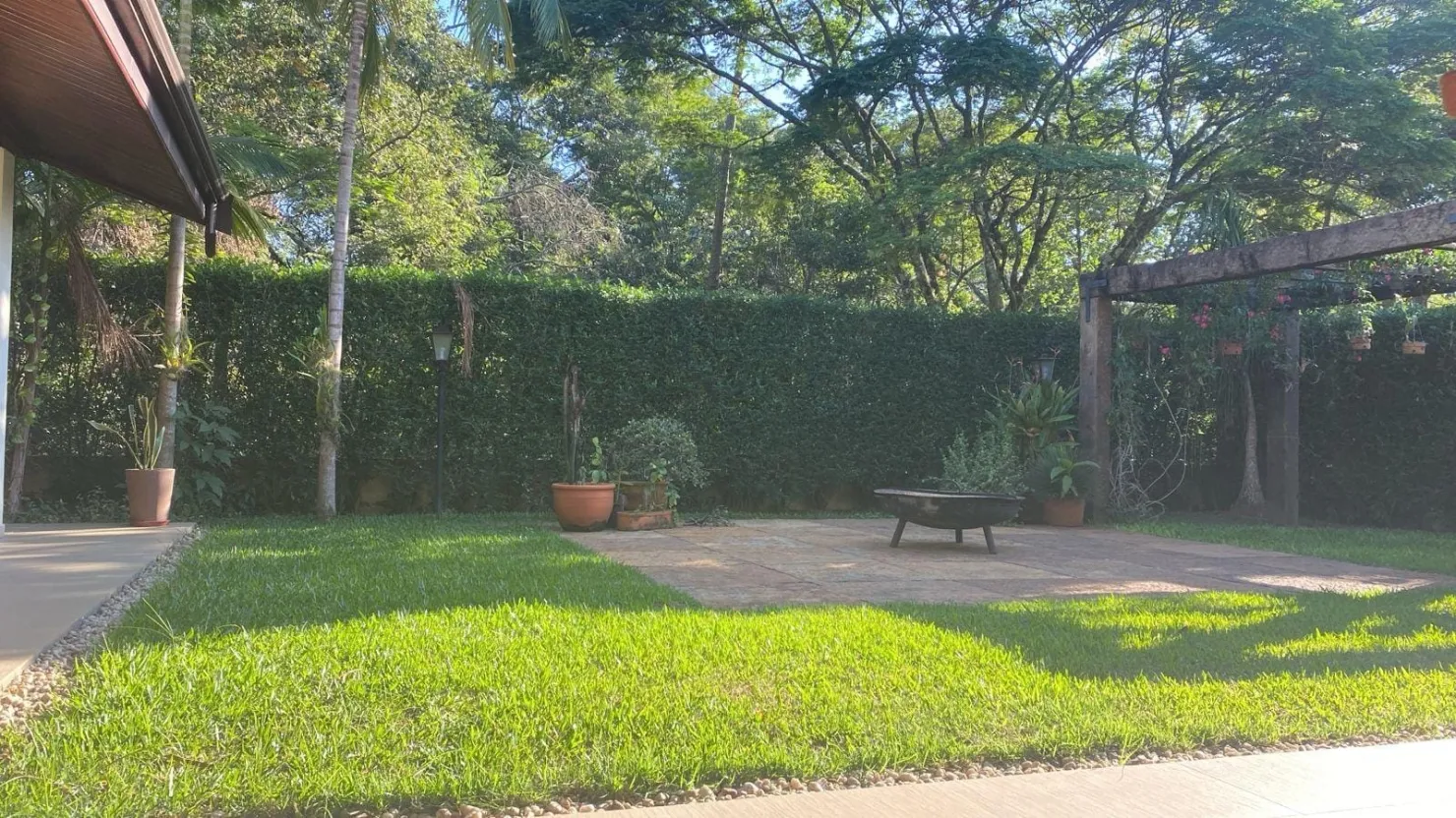 Imagem Casa para Locação 4 Quartos, 2 Suites, 2 Vagas, 700M², Condomínio Colonial Village, Pindamonhangaba - SP