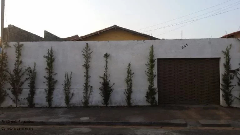CASA RESIDENCIAL em ALFENAS - MG, CONJUNTO HABITACIONAL CAMPO ALEGRE (POR DO SOL)