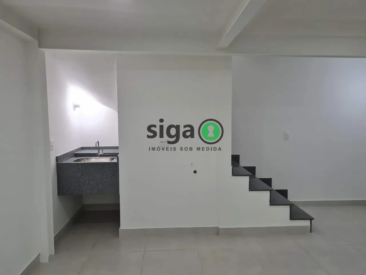 Imagem Casa assobradada para Locação Comercial no Brooklin com 200m², 8 salas, 8 banheiros e 2 vagas