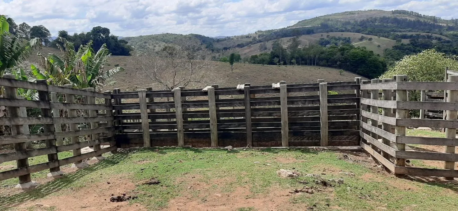 Imagem Vendo excelente fazenda localizada no município de Itaúna/MG, com área total de 94 hectares