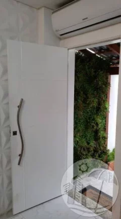 Imagem Lindo Sobrado Mobiliado e Decorado a 6 minutos da praia de B