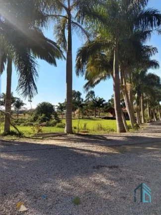 Imagem Sítio lindo, com casa e barracão, a 400 metros da BR 101 (até janeiro vai ser calçada) no bairro Morretes em Tijucas - SC