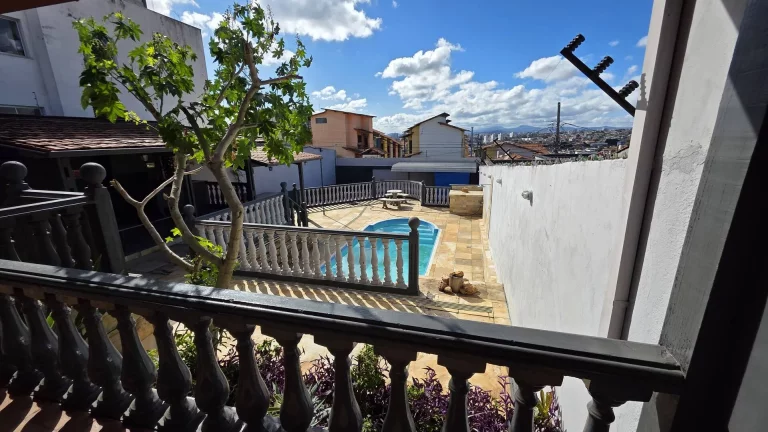 Imagem Casa com 2 quartos, sendo 1 suíte - Jardim Leblon