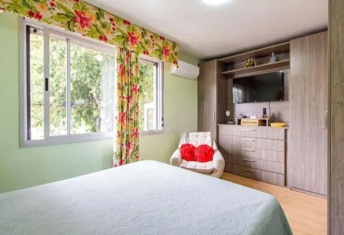 Imagem Apartamento amplo de 110 m2 com 3 quartos à venda em Menino Deus - RS
