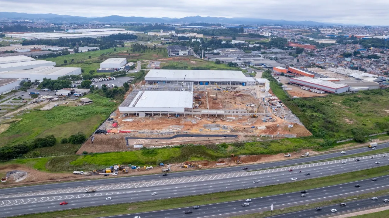 Imagem Aluguel de Galpão Industrial em Condomínio em Guarulhos-SP, Jardim Santo Afonso: 23 vagas, 3.771,16 m² de área.