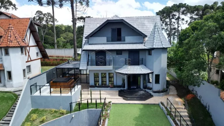 Foto do imóvel Casa de Condomínio em Campos do Jordão