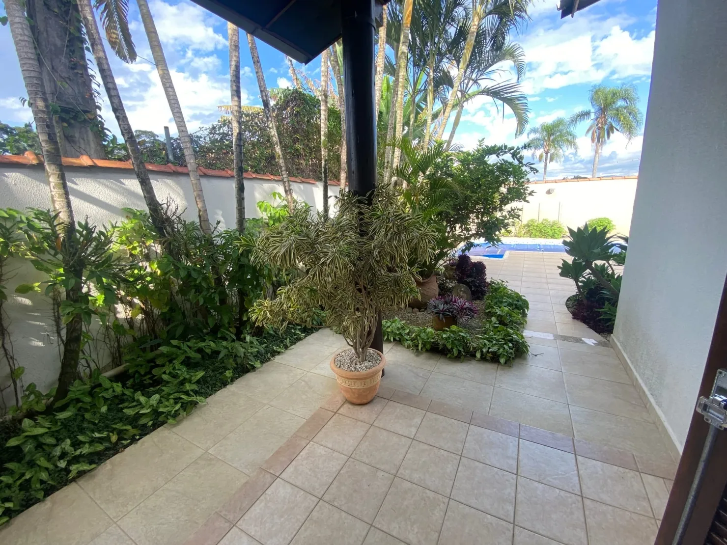 Imagem Casa à venda 3 Quartos, 1 Suite, 4 Vagas, 600M², Internacional Park, Guaratinguetá - SP