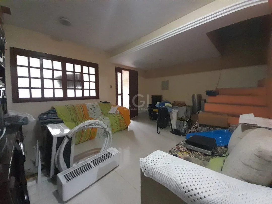 Imagem Casa para Venda com 3 dormitórios, sendo 1 suites e 3 vagas no bairro Ipanema
