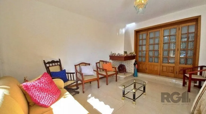 Imagem Casa de 4 dormitórios, bairro Espírito Santo
