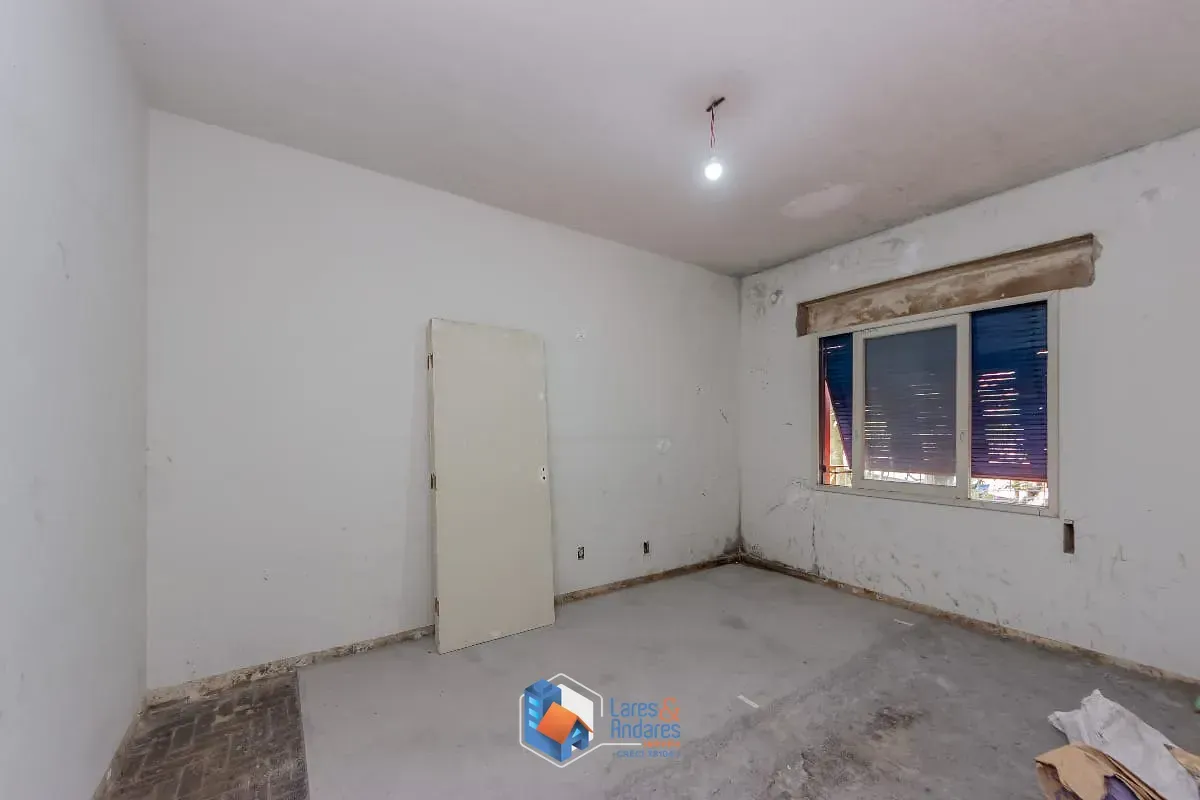 Imagem Sobrado para venda em Planalto Paulista com 3 quartos, sendo 1 suíte, 288m²