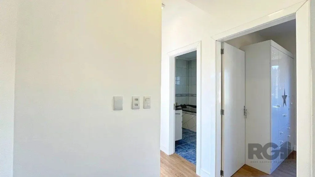 Imagem Casa de 3 dormitórios no bairro Cavalhada