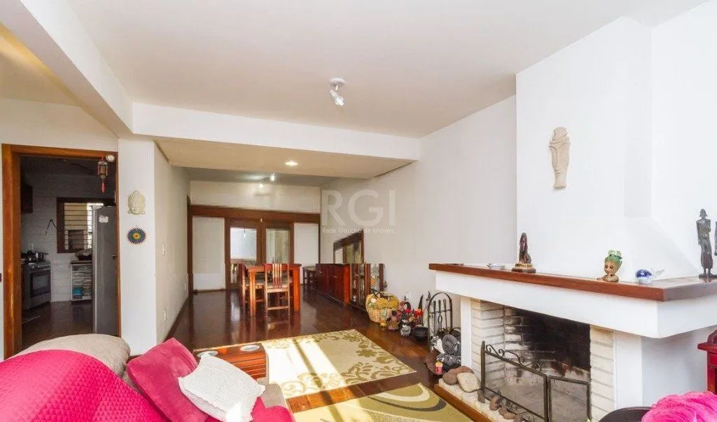 Imagem Casa Condominio para Venda - 195m², 4 dormitórios, sendo 1 suites, 2 vagas - Teresópolis