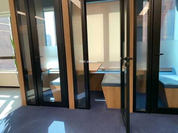 Imagem Conjunto Comercial para locação de 335m² no Itaim Bibi mobiliado