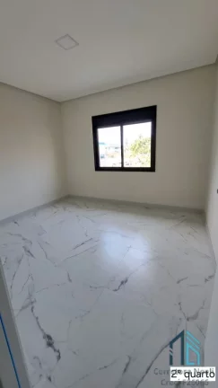 Imagem Sobrado novo com amplo terreno, 03 quartos c/suíte, no centro Canasvieiras em Florianópolis SC