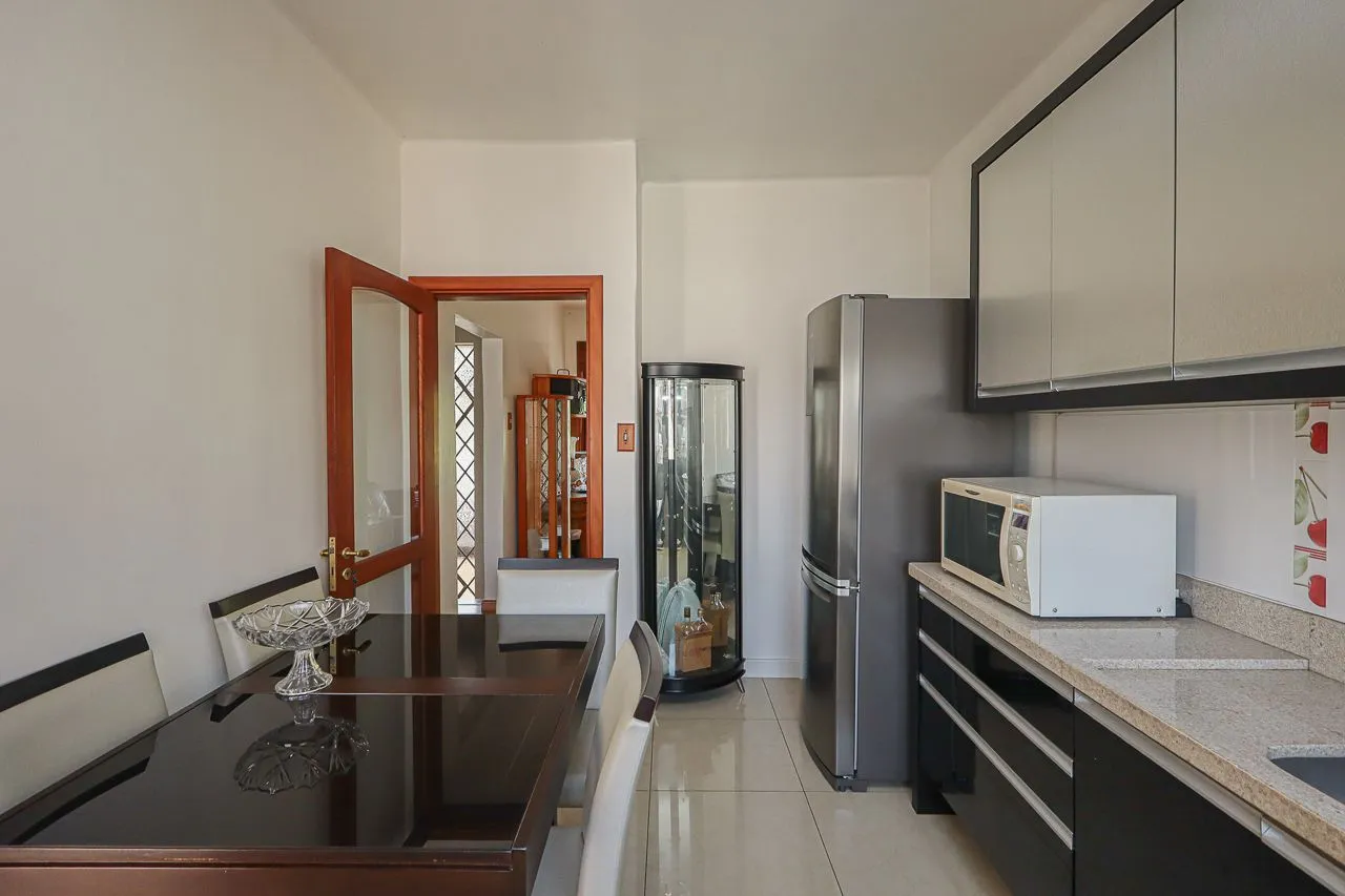 Imagem Casa à venda, 3 dormitórios, 316m², 4 vagas de garagem, Bairro São Geraldo