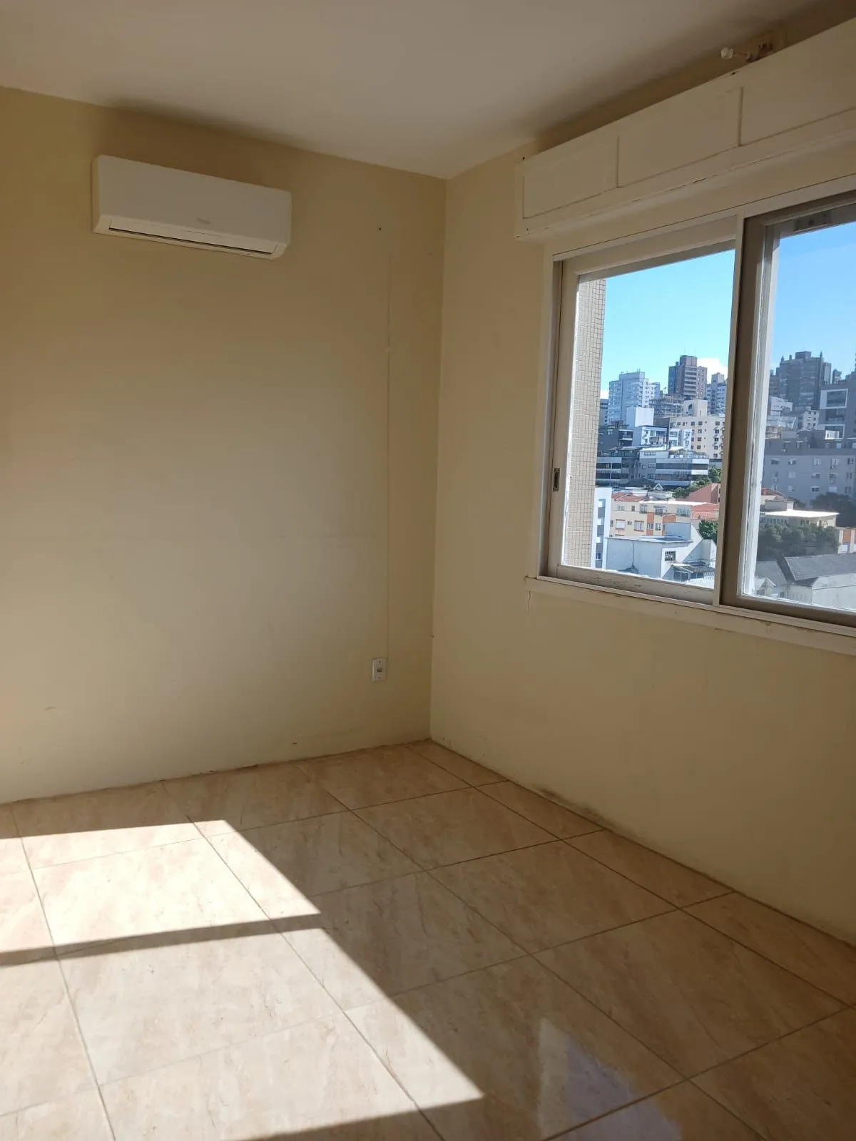Imagem Apartamento três dormitórios ( uma suíte) panorâmico