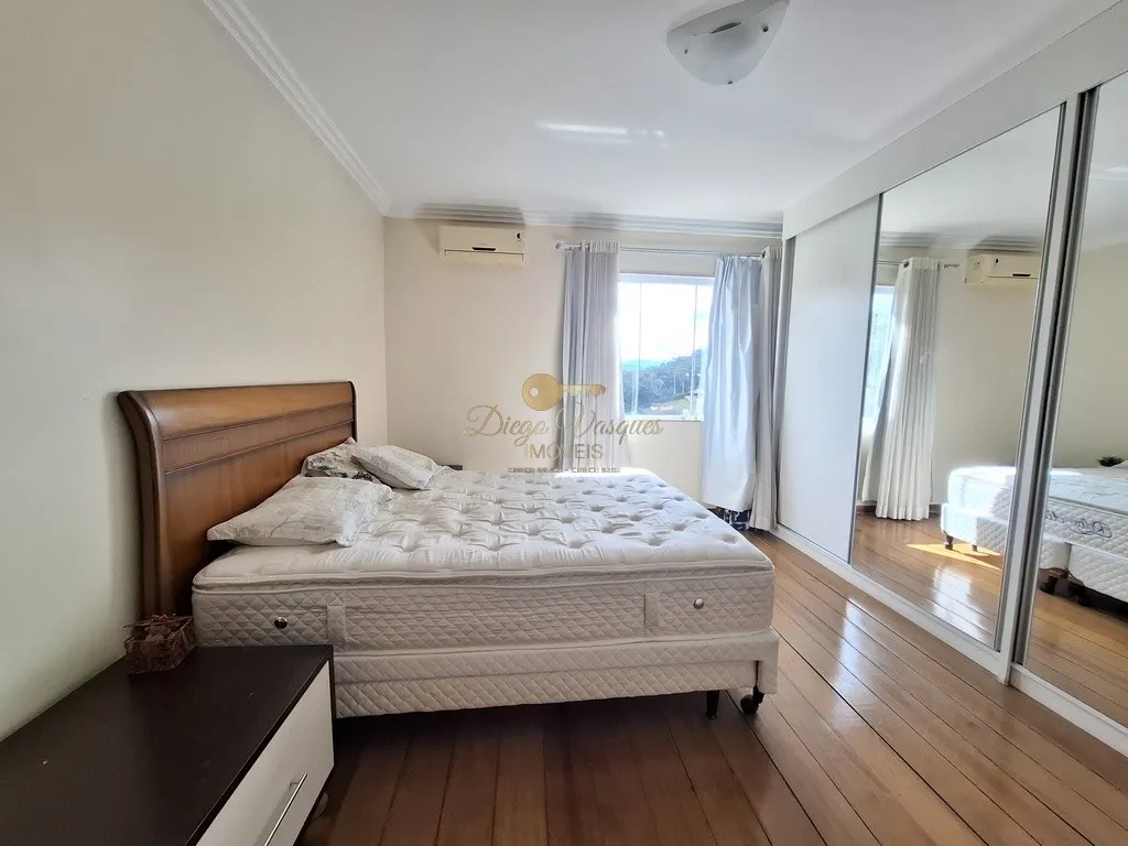 Imagem Casa em Condomínio para Venda em Teresópolis / RJ no bairro Green Valley
