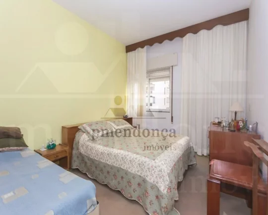 Imagem Apartamento com living para 3 ambientes, 3 dormitórios sendo 1 suíte com closet, banheiros sociais...