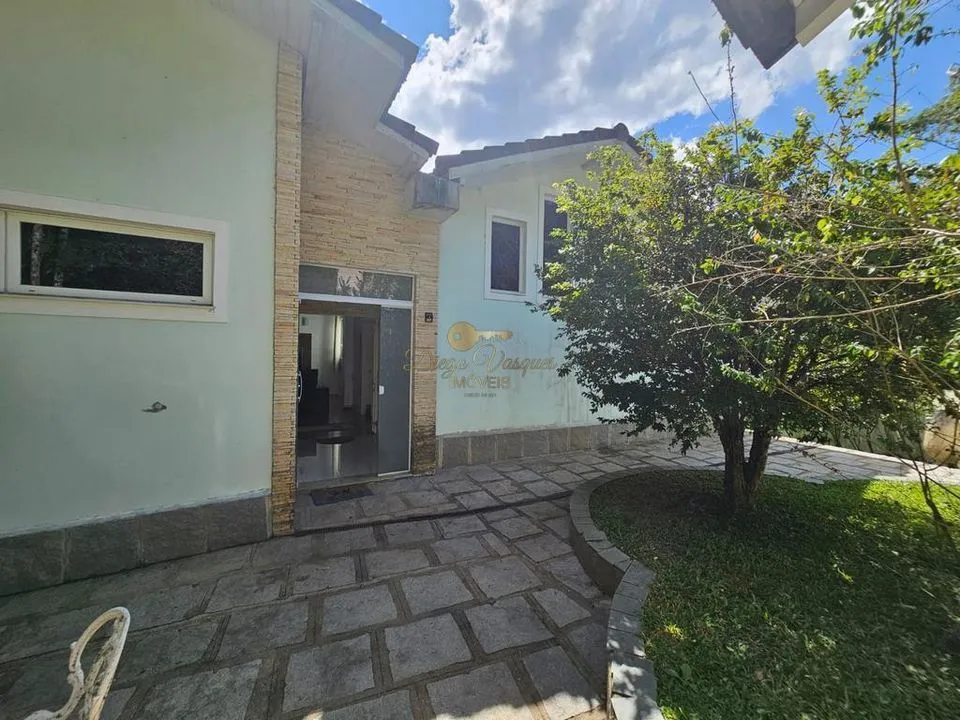 Imagem Casa em Condomínio para Venda em Teresópolis / RJ no bairro Comary