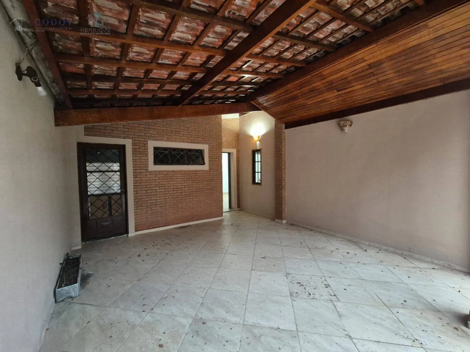 Imagem Casa Versátil para Negócios no São Benedito, Pindamonhangaba - SP