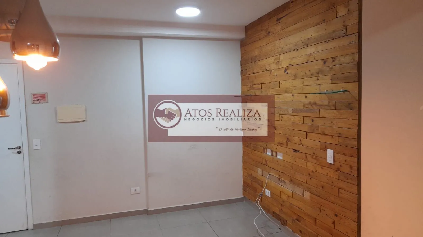 Imagem Conheça o apartamento com sacada no Centro de Diadema - 2 dormitórios, 1 suíte, 56m² por R$ 370.000 para venda e locação