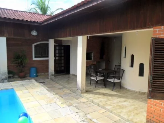 Imagem CASA EM DOIS LOTES - LADO LINHA - PISCINA
