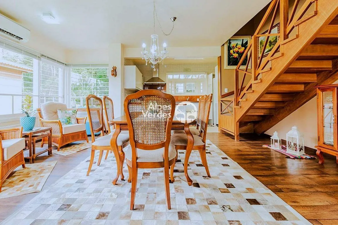 Imagem Vende-se Casa em Canela, com 03 dormitórios